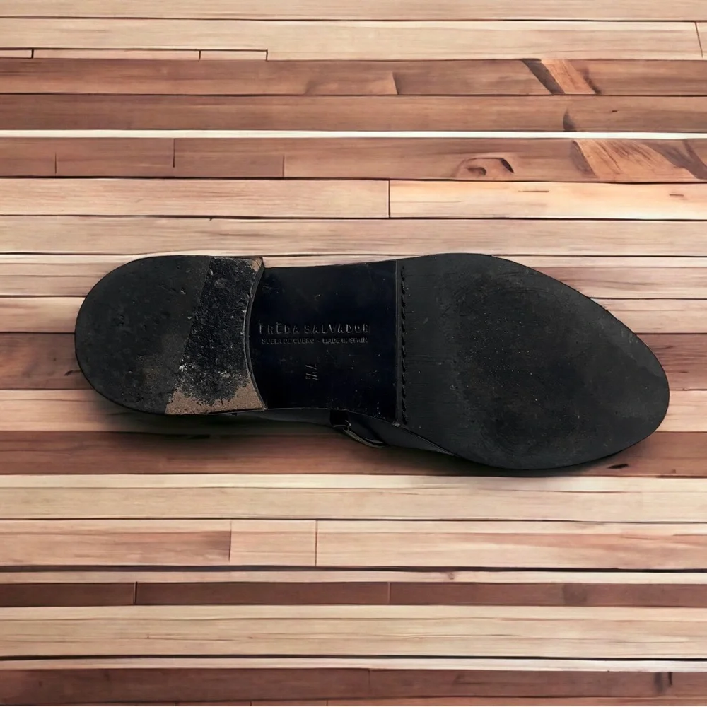 Freda Salvador classic black